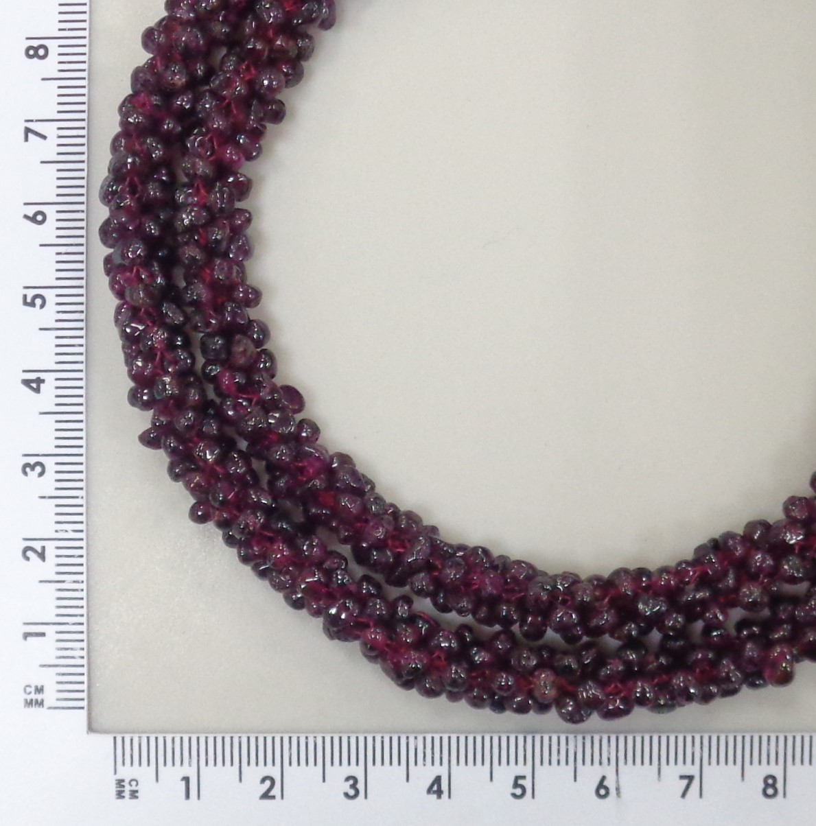 Бусы из граната